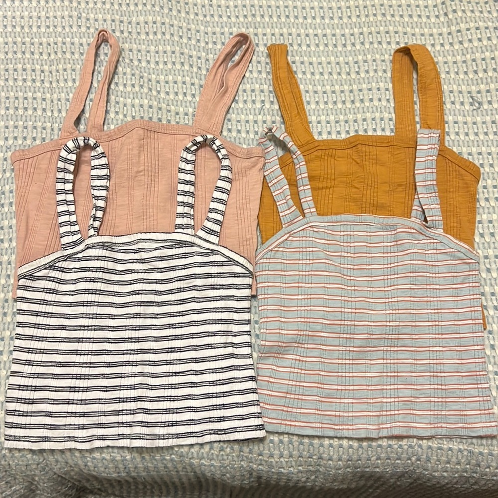 4 American Eagle women’s cropped tank tops